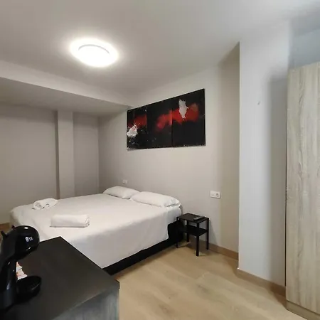 Dentro De La Muralla De 1.3 B Appartamento Lugo